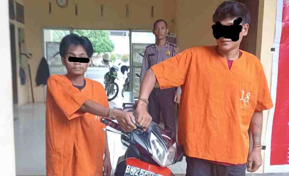 Polisi Berhasil Ungkap Kasus Pencurian Sepeda Motor, Dua Tersangka Ditangkap Polisi Berhasil Ungkap Kasus Pencurian Sepeda Motor, Dua Tersangka Ditangkap