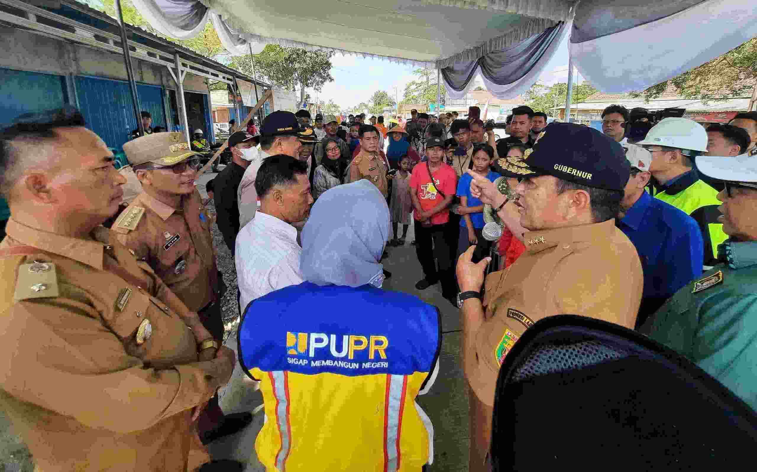 Arinal Djunaidi Cek Progres Perbaikan Jalan Kota Gajah – Simpang Randu – Seputih Surabaya Arinal Djunaidi Cek Progres Perbaikan Jalan Kota Gajah – Simpang Randu – Seputih Surabaya