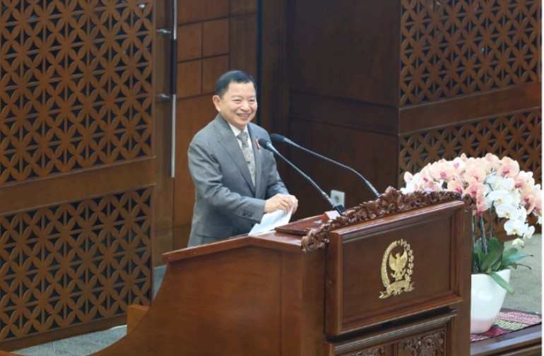 Rapat Paripurna DPR RI Resmi Sahkan RUU Perubahan UU Nomor 3 Tahun 2023 tentang IKN Rapat Paripurna DPR RI Resmi Sahkan RUU Perubahan UU Nomor 3 Tahun 2023 tentang IKN