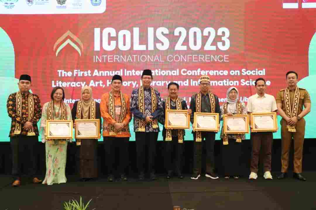 Tumbuhkan Budaya Literasi, Fakultas Adab Gelar The First ICoLIS Tumbuhkan Budaya Literasi, Fakultas Adab Gelar The First ICoLIS
