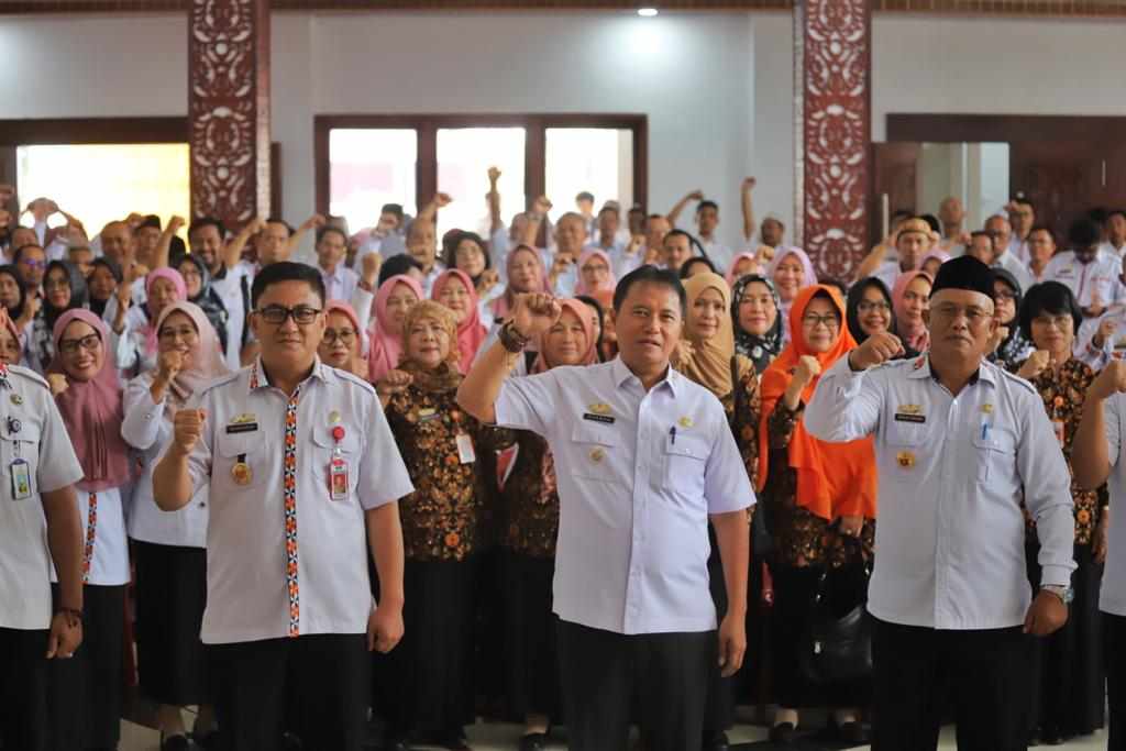 Nukman Minta Kepala Sekolah SD dan SMP Terus Meningkatkan Mutu Pendidikan Nukman Minta Kepala Sekolah SD dan SMP Terus Meningkatkan Mutu Pendidikan