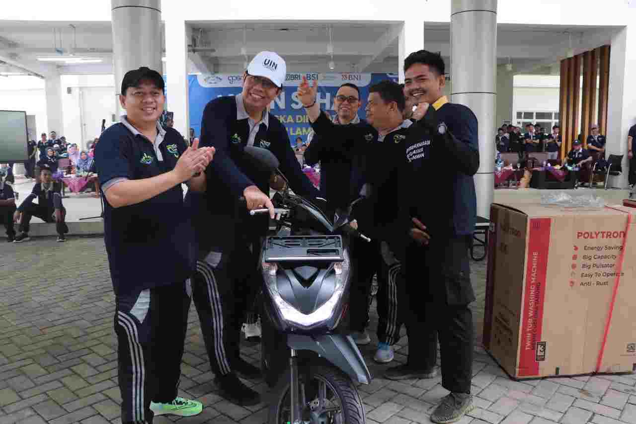Puncak Dies Natalis UIN Raden Intan Lampung yang ke-55 Berlangsung Meriah Puncak Dies Natalis UIN Raden Intan Lampung yang ke-55 Berlangsung Meriah
