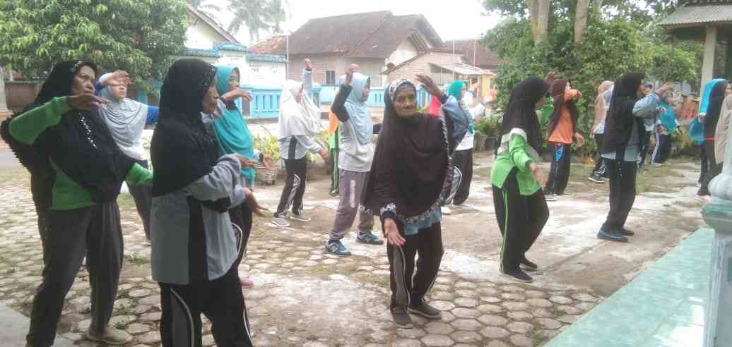 Ketua LLUI Provinsi Lampung Apresiasi Senam Sehat Lansia Ketua LLUI Provinsi Lampung Apresiasi Senam Sehat Lansia