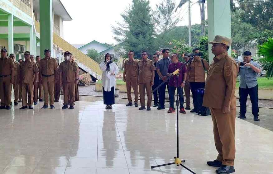 Bupati Sergai Pimpin Apel Gabungan 4 Dinas, Sampaikan Pesan Anti Korupsi dan Fokus Pembangunan Bupati Sergai Pimpin Apel Gabungan 4 Dinas, Sampaikan Pesan Anti Korupsi dan Fokus Pembangunan