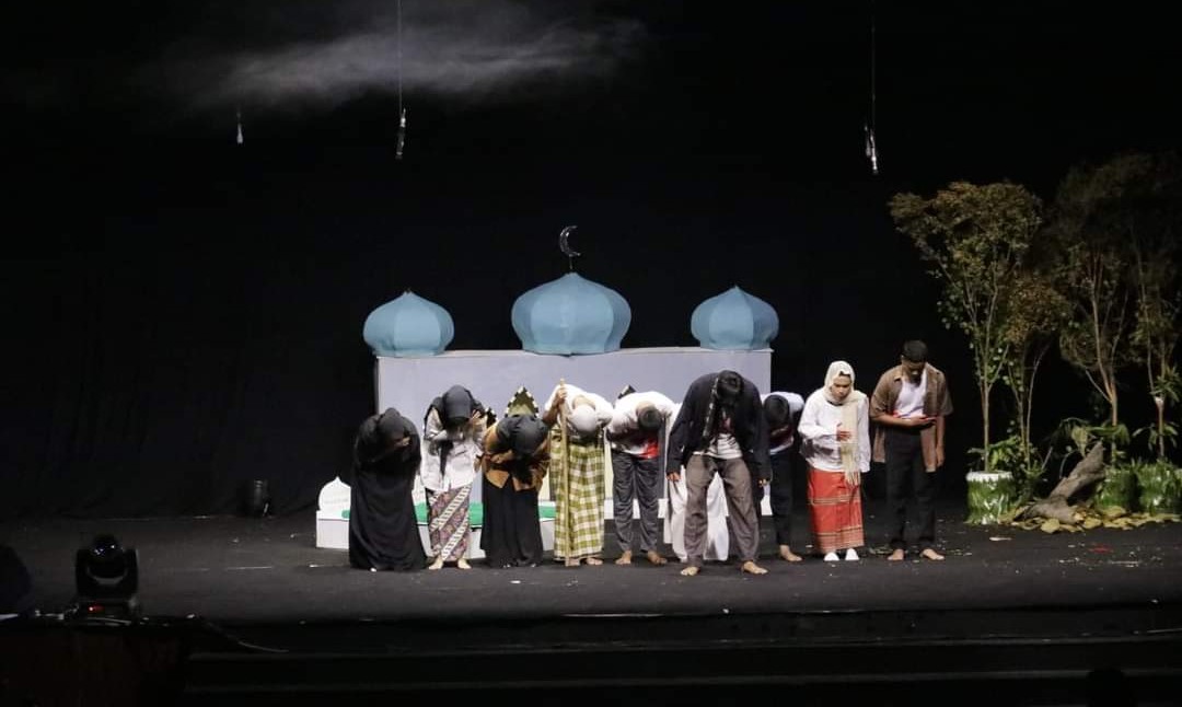 Teater Tradisional Aceh Timur Hipnotis Penonton Teater Tradisional Aceh Timur Hipnotis Penonton