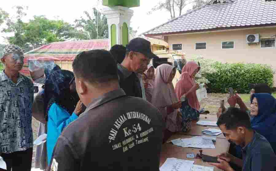 Penyaluran Pangan Beras Kepada Masyarakat Kecamatan Sekerak Penyaluran Pangan Beras Kepada Masyarakat Kecamatan Sekerak