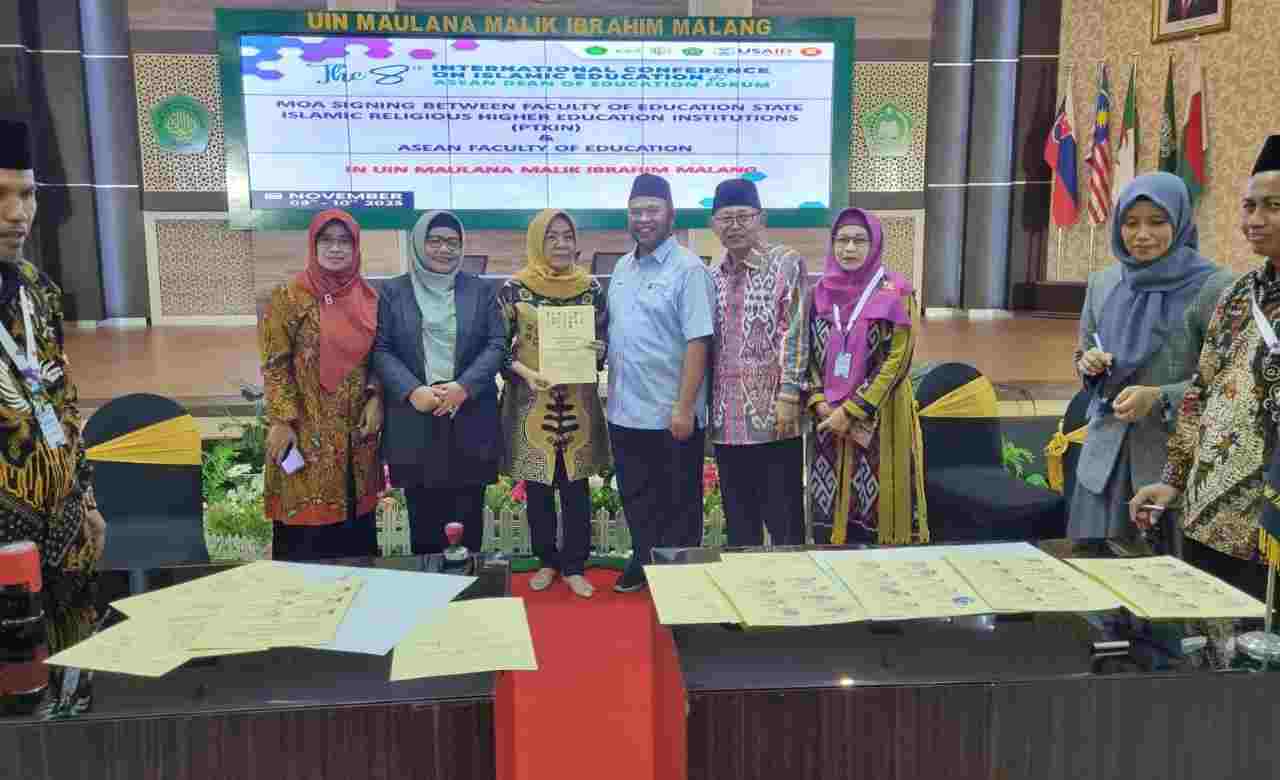 Dekan FTK UIN RIL Hadiri ICIED dan Tandatangani MoA dengan ASEAN Faculty of Education Dekan FTK UIN RIL Hadiri ICIED dan Tandatangani MoA dengan ASEAN Faculty of Education
