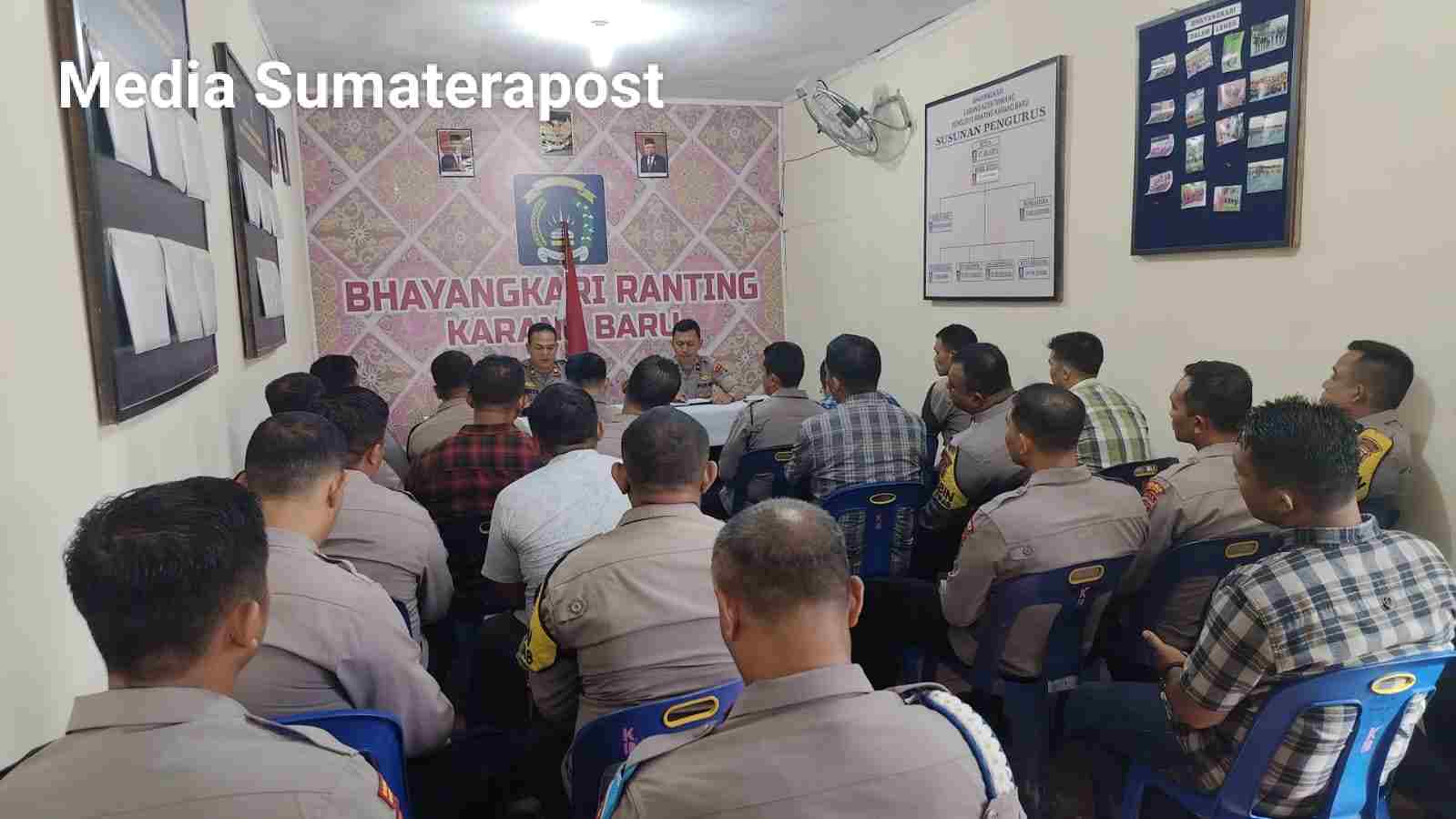 Kapolsek Karang Baru Iptu Surya Darma Sofyan SH Pimpin Anev Rutin Mingguan Kapolsek Karang Baru Iptu Surya Darma Sofyan SH Pimpin Anev Rutin Mingguan