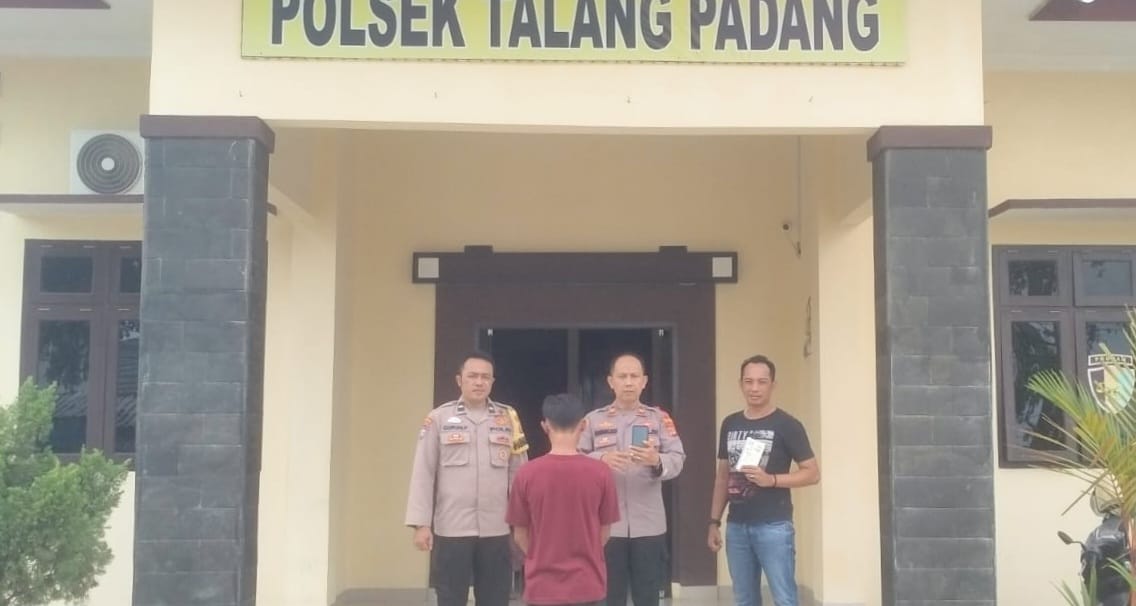 Polsek Talang Padang Bekuk Penadah HP Curian di Pesisir Barat Polsek Talang Padang Bekuk Penadah HP Curian di Pesisir Barat