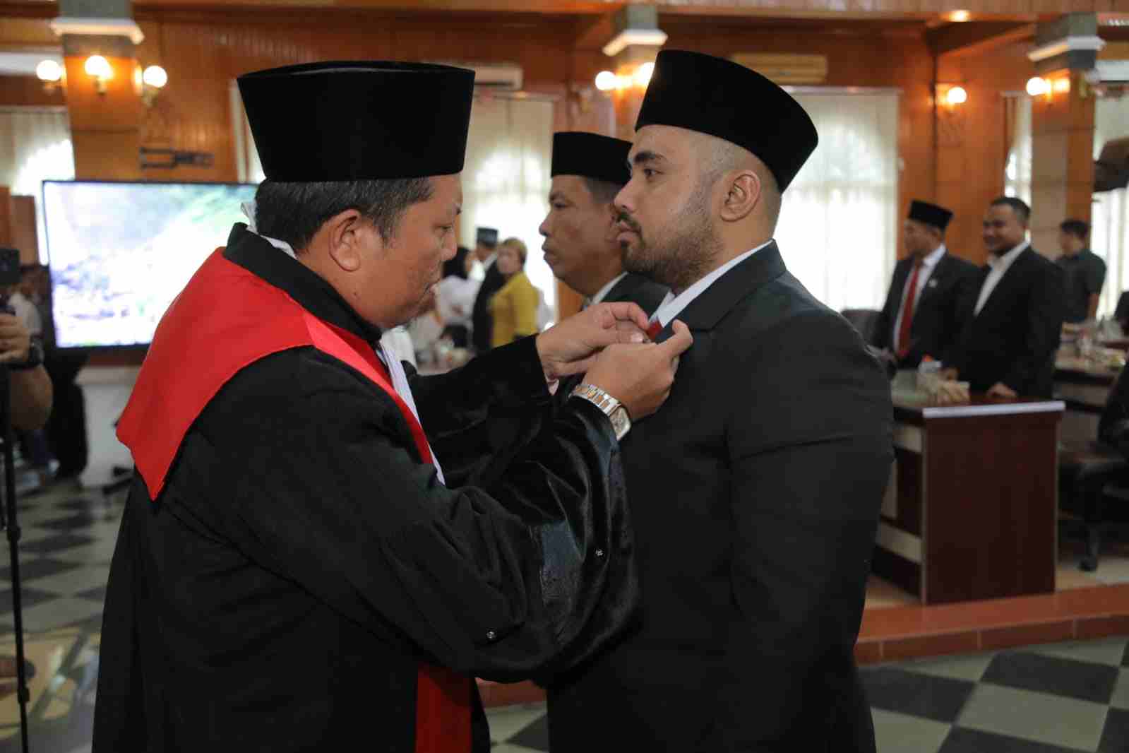 Bupati Surya Hadiri Pelantikan PAW Anggota DPRD Asahan Periode 2019-2024 Bupati Surya Hadiri Pelantikan PAW Anggota DPRD Asahan Periode 2019-2024