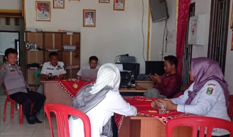 Bhabinkamtibmas Polres Tanggamus Sampaikan Poin Penting Pengamanan Pemilu 2024 Bhabinkamtibmas Polres Tanggamus Sampaikan Poin Penting Pengamanan Pemilu 2024