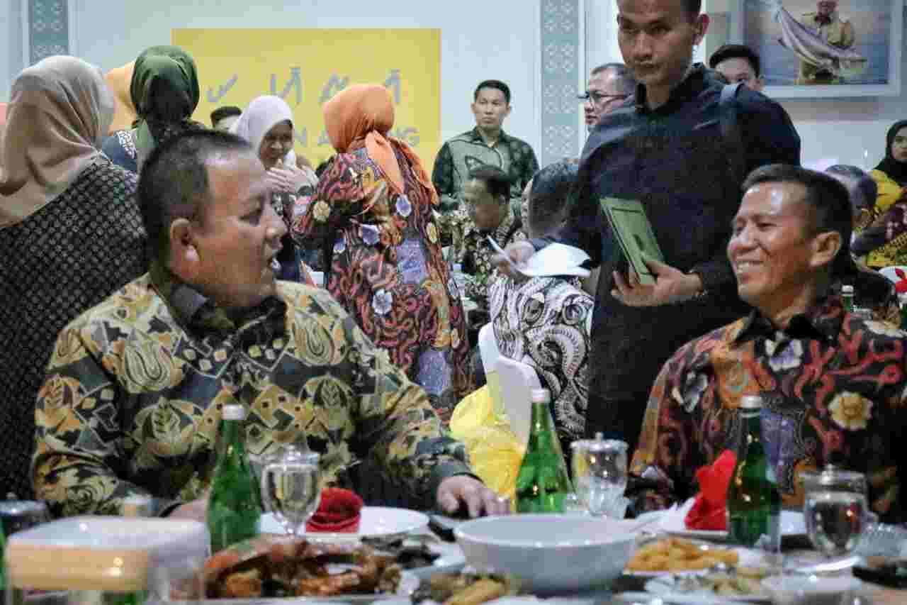Gubernur Arinal Gelar Perjamuan Makan Malam Menyambut Pangdam Mayjen TNI Yanuar Adil Gubernur Arinal Gelar Perjamuan Makan Malam Menyambut Pangdam Mayjen TNI Yanuar Adil
