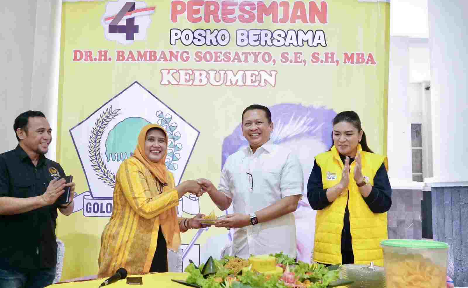 Resmikan Posko Bersama Caleg Golkar, Bamsoet Ajak Jaga Kondusifitas Bangsa Jelang Pemilu Resmikan Posko Bersama Caleg Golkar, Bamsoet Ajak Jaga Kondusifitas Bangsa Jelang Pemilu
