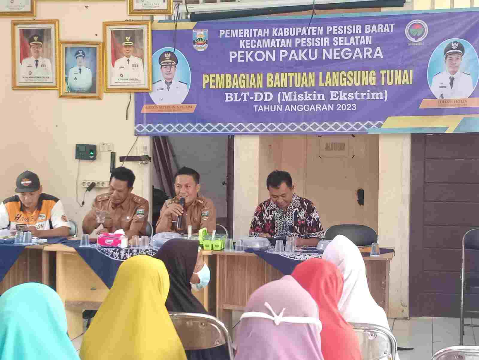 Paku Negara Salurkan BLT-DD Tahap Tiga Paku Negara Salurkan BLT-DD Tahap Tiga