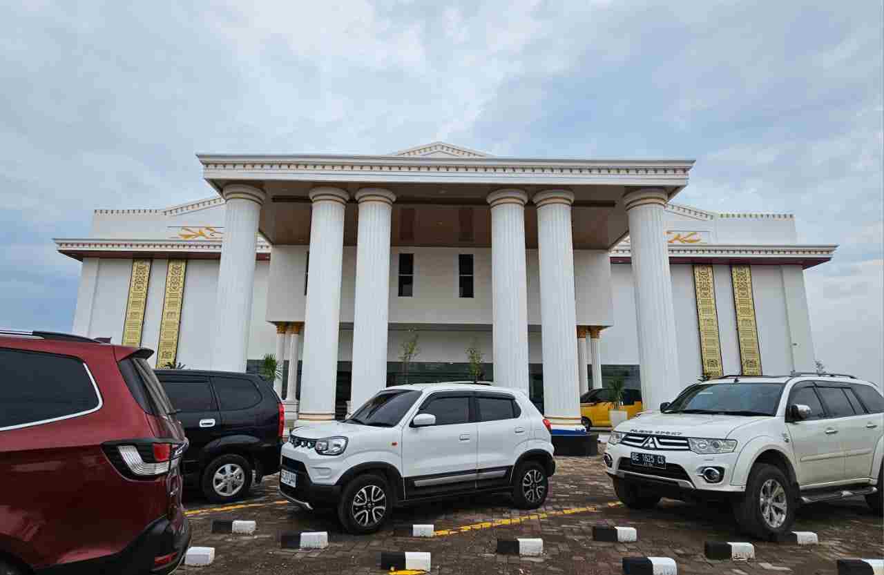 Andi Surya: Peresmian GSG UMITRA Ditandai Anugerah Award Pendidikan, Wanita Berprestasi dan Bazaar Andi Surya: Peresmian GSG UMITRA Ditandai Anugerah Award Pendidikan, Wanita Berprestasi dan Bazaar