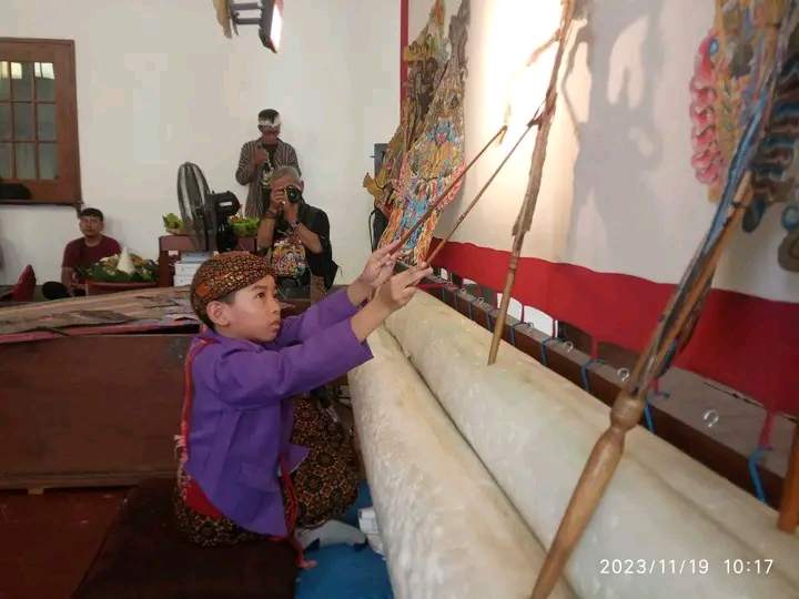 Rayakan HUT ke–5 dan HWN Sanggar Monod Laras Taja Pagelaran Wayang Rayakan HUT ke–5 dan HWN Sanggar Monod Laras Taja Pagelaran Wayang