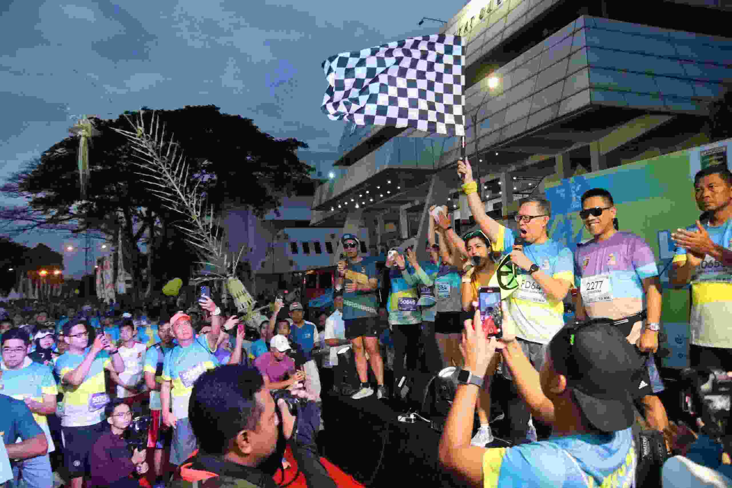 Sekdaprov Fahrizal Lepas Peserta Lampung Half Marathon Tahun 2023 Sekdaprov Fahrizal Lepas Peserta Lampung Half Marathon Tahun 2023