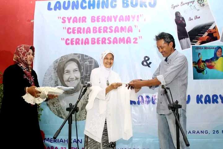 HUT ke-79 Bu Uun Dirayakan dengan Acara Peluncuran Buku Musik Karyanya HUT ke-79 Bu Uun Dirayakan dengan Acara Peluncuran Buku Musik Karyanya