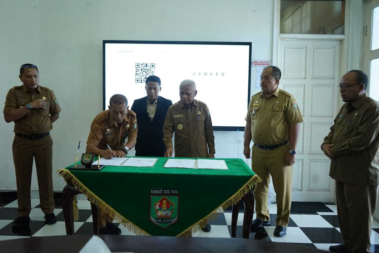 Penandatanganan NPHD Antara Pemkab dengan Bawaslu Kabupaten Asahan Penandatanganan NPHD Antara Pemkab dengan Bawaslu Kabupaten Asahan