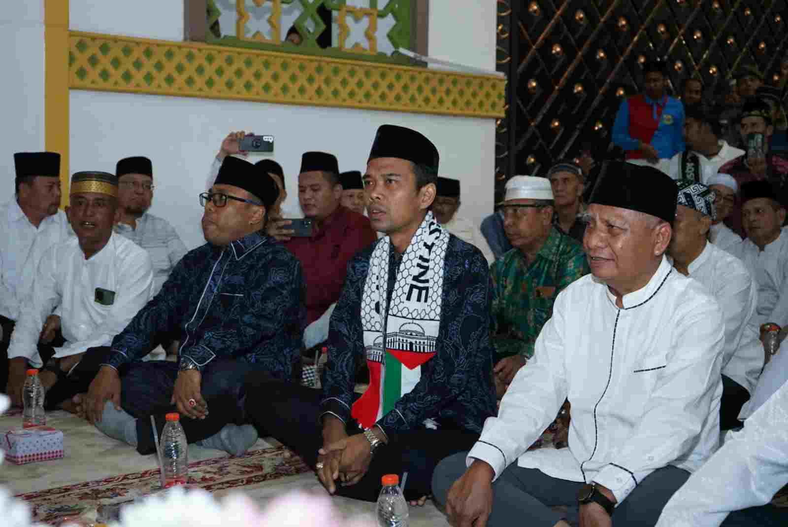Ustadz Kondang Abdul Somat Ceramah Dalam Rangka HUT PGRI dan Kopri di Asahan Ustadz Kondang Abdul Somat Ceramah Dalam Rangka HUT PGRI dan Kopri di Asahan
