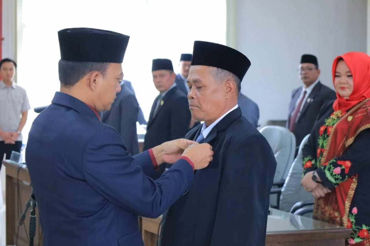 DPRD Pasaman Gelar Rapat Paripurna PAW, Bustomi Sampaikan Hal Penting DPRD Pasaman Gelar Rapat Paripurna PAW, Bustomi Sampaikan Hal Penting