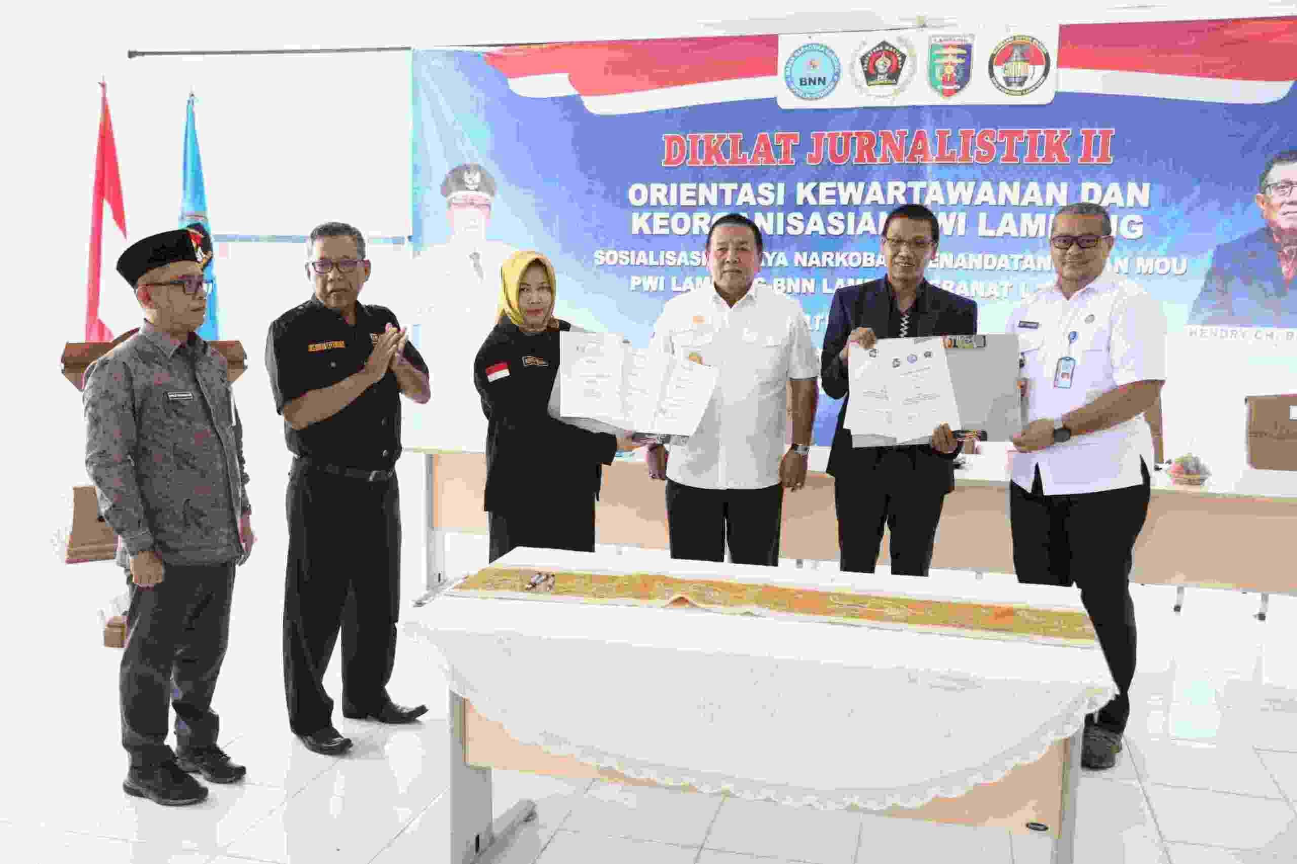 Gubernur Arinal Buka Diklat Wartawan Muda PWI Lampung Angkatan II Tahun 2023 Gubernur Arinal Buka Diklat Wartawan Muda PWI Lampung Angkatan II Tahun 2023