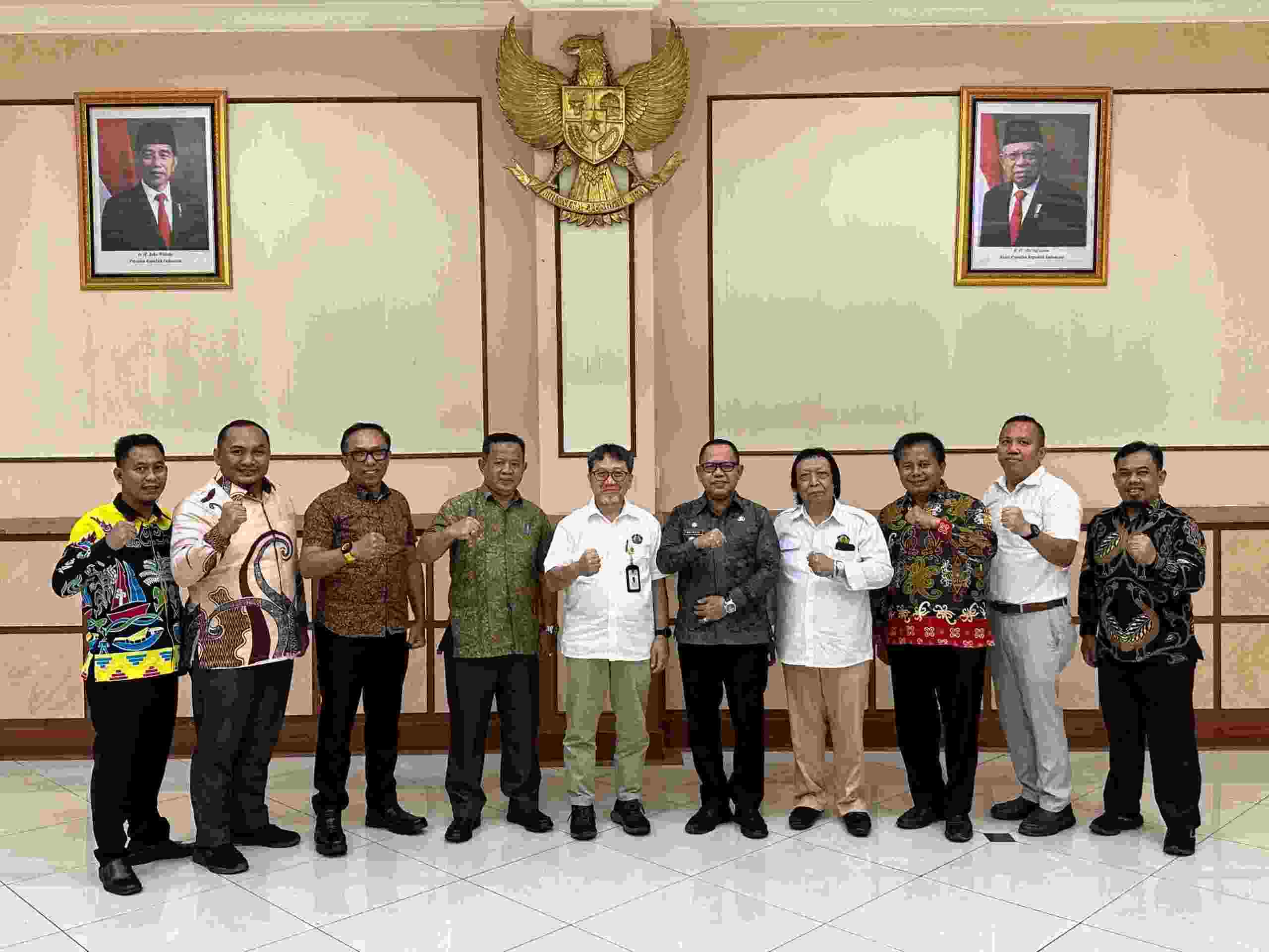 Pemasangan kWh Gratis Tahun 2024, Pj Bupati Drs. Sulpakar Kunjungi Kementerian ESDM Pemasangan kWh Gratis Tahun 2024, Pj Bupati Drs. Sulpakar Kunjungi Kementerian ESDM