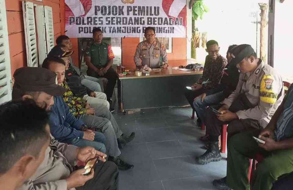 Polsek Tanjung Beringin Sinergi Bersama Panwaslu dan PPK Menjelang Pemilu 2024 Polsek Tanjung Beringin Sinergi Bersama Panwaslu dan PPK Menjelang Pemilu 2024