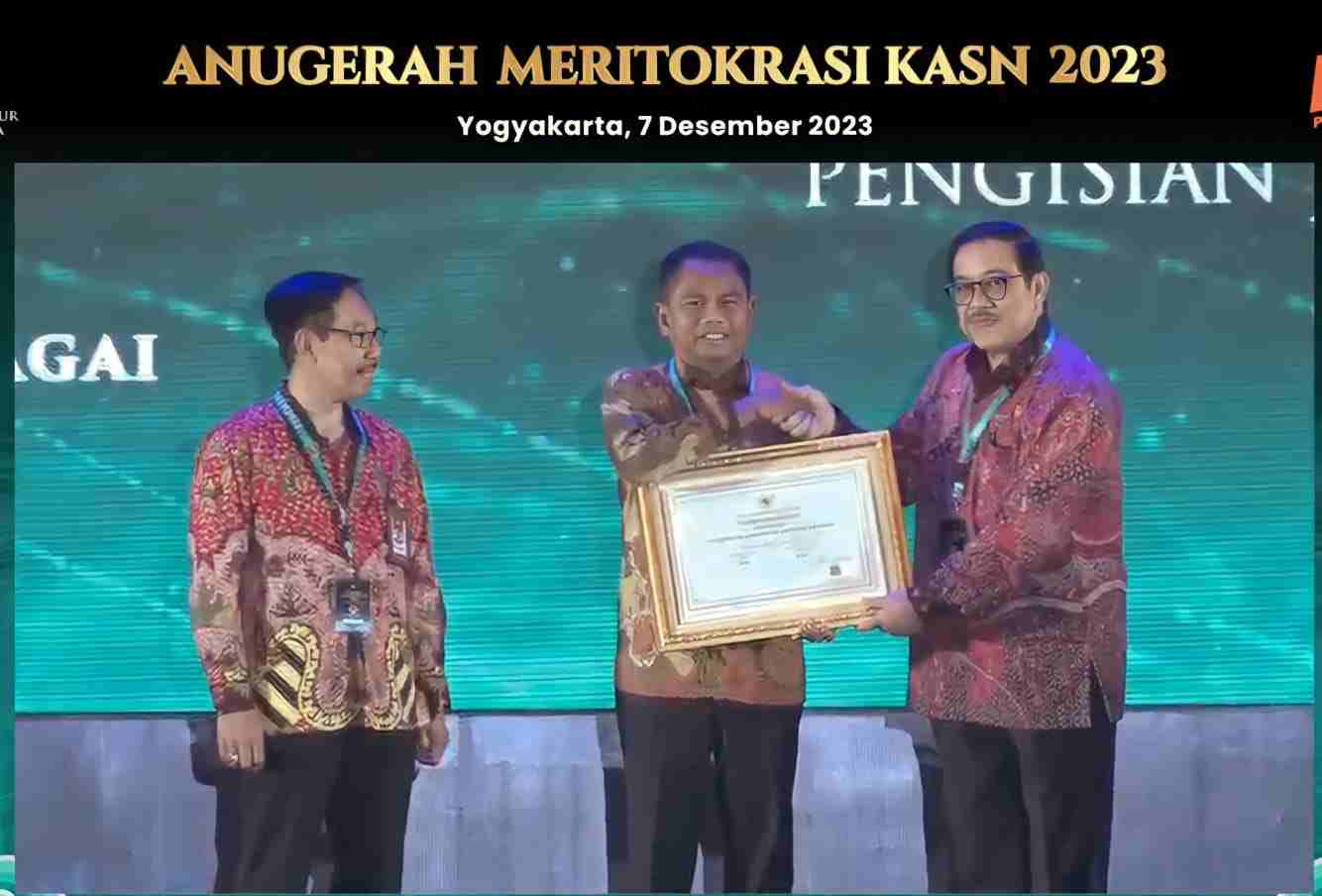 Sergai Menerima Penghargaan Anugerah Meritokrasi KASN 2023, Komitmen Netralitas ASN Sergai Menerima Penghargaan Anugerah Meritokrasi KASN 2023, Komitmen Netralitas ASN
