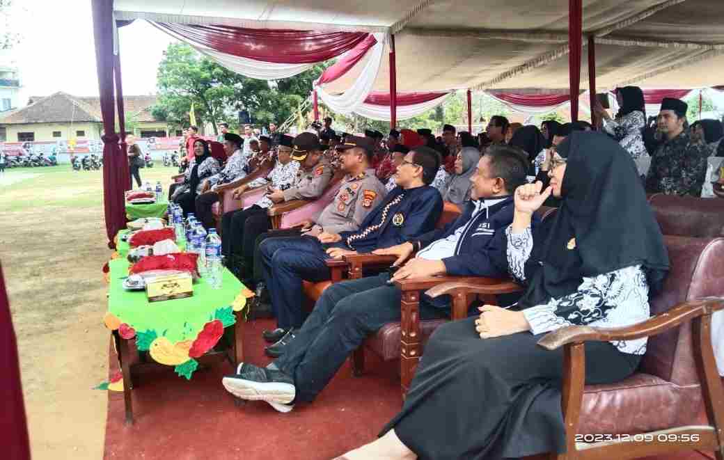 Walikota Bandar Lampung Meriahkan HUT PGRI ke-78 Walikota Bandar Lampung Meriahkan HUT PGRI ke-78