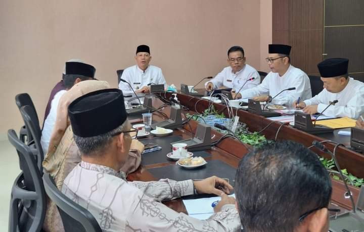 Sabar AS Pimpin Rapat Percepatan Program Pasaman Cerdas Sabar AS Pimpin Rapat Percepatan Program Pasaman Cerdas