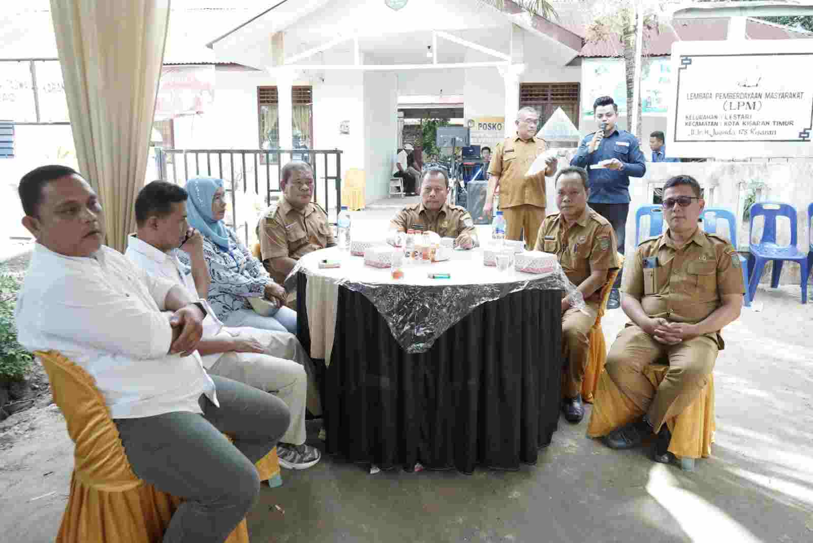 Bupati Surya Hadiri Operasi Pasar Reguler dan Khusus Bupati Surya Hadiri Operasi Pasar Reguler dan Khusus