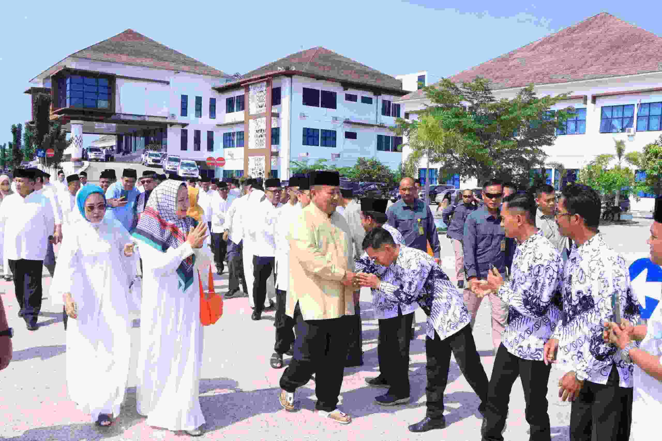 Gubernur Arinal Djunaidi Resmikan Masjid Al-Karim di Kabupaten Mesuji Gubernur Arinal Djunaidi Resmikan Masjid Al-Karim di Kabupaten Mesuji