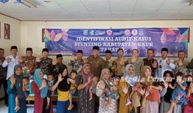 AKS Tahap Dua Ibu Hamil dan Anak Balita Dapatkan Bantuan Makanan AKS Tahap Dua Ibu Hamil dan Anak Balita Dapatkan Bantuan Makanan