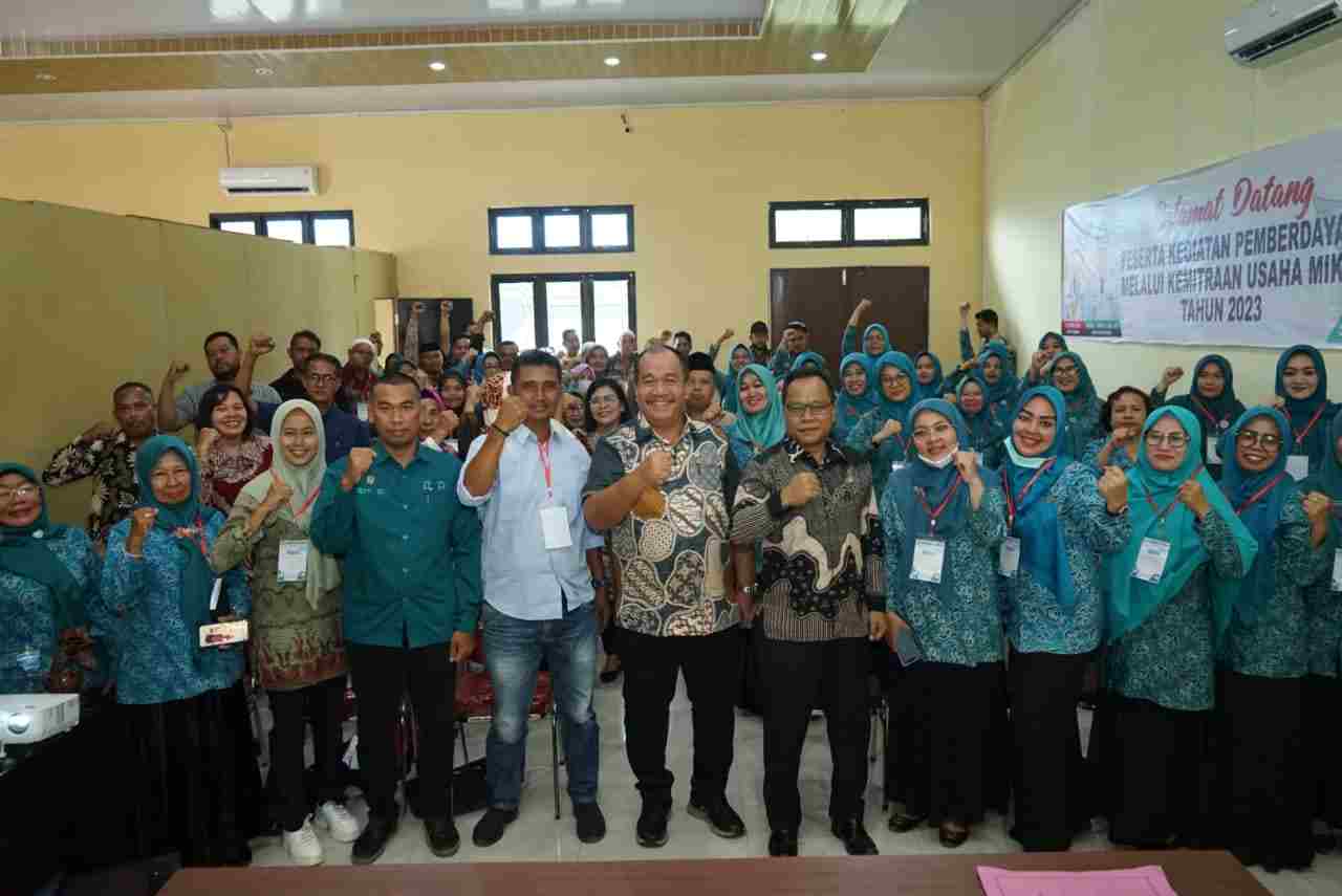 Wabup Taufik Narasumber Kegiatan Pemberdayaan Melalui Kemitraan Usaha Mikro Wabup Taufik Narasumber Kegiatan Pemberdayaan Melalui Kemitraan Usaha Mikro