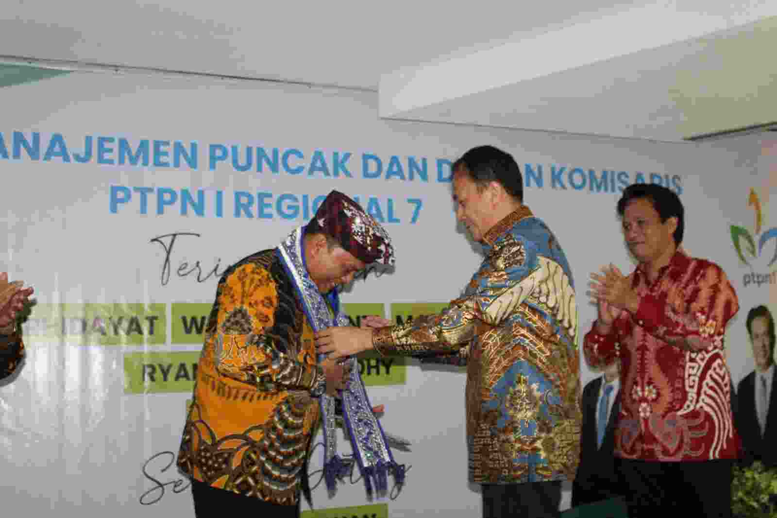 Temu Pamit Pimpinan PTPN I Regional 7 Cair dan Produktif Temu Pamit Pimpinan PTPN I Regional 7 Cair dan Produktif
