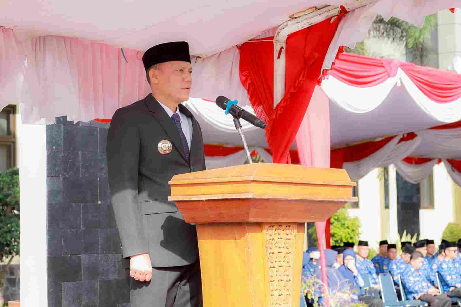 Bupati Pasaman Sabar.AS Pimpin Upacara Peringatan Bela Negara Bupati Pasaman Sabar.AS Pimpin Upacara Peringatan Bela Negara