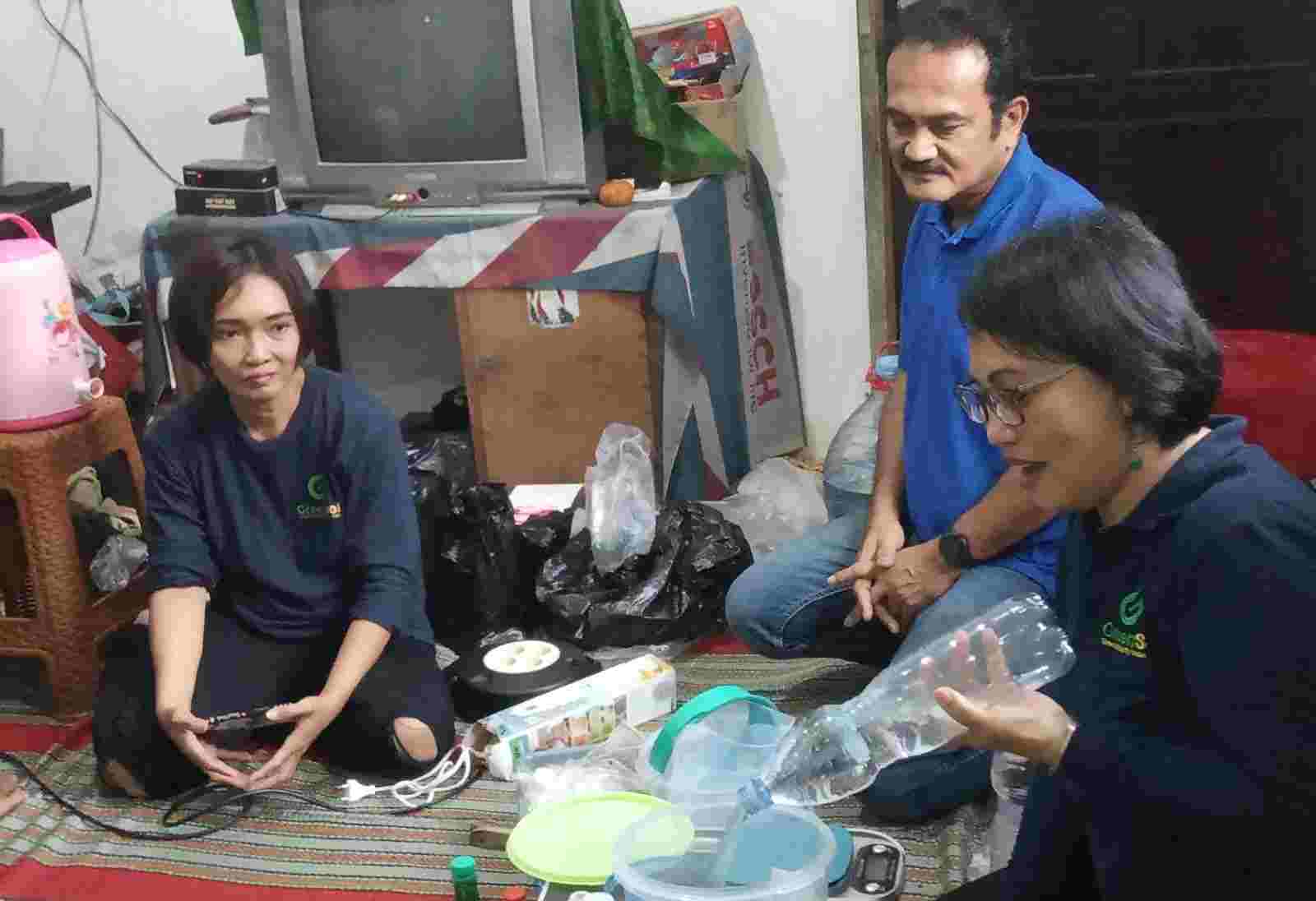 Theresia Tarigan Ajak Warga Srondol Kulon, Merawat dan Menjaga Lingkungan Theresia Tarigan Ajak Warga Srondol Kulon, Merawat dan Menjaga Lingkungan