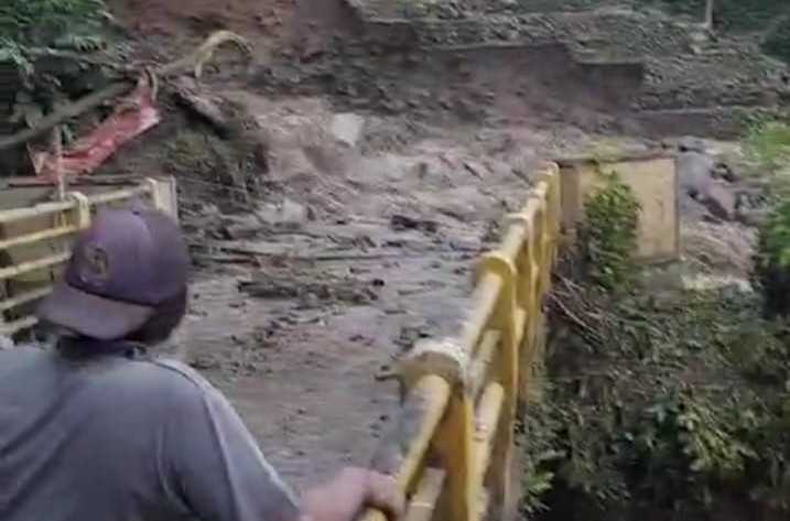 Polres Simungun Bersama Tim Sigap Tanggap Evakuasi Banjir Bandang Sapu Dusun 2 Binanga Bolon Polres Simungun Bersama Tim Sigap Tanggap Evakuasi Banjir Bandang Sapu Dusun 2 Binanga Bolon