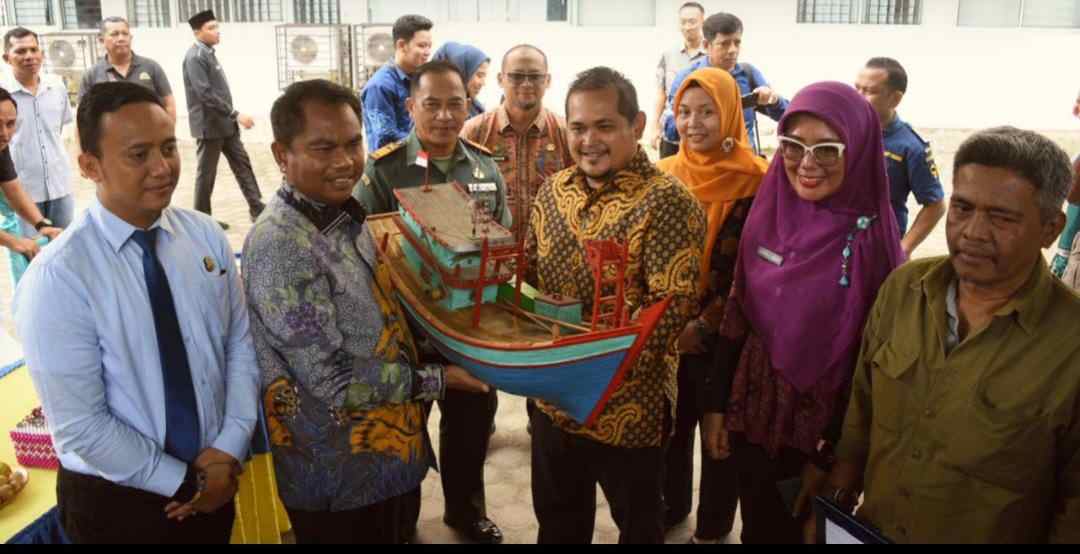 Bupati Sergai Serahkan 6 Kapal Nelayan Penangkap Ikan Ramah lingkungan Bupati Sergai Serahkan 6 Kapal Nelayan Penangkap Ikan Ramah lingkungan