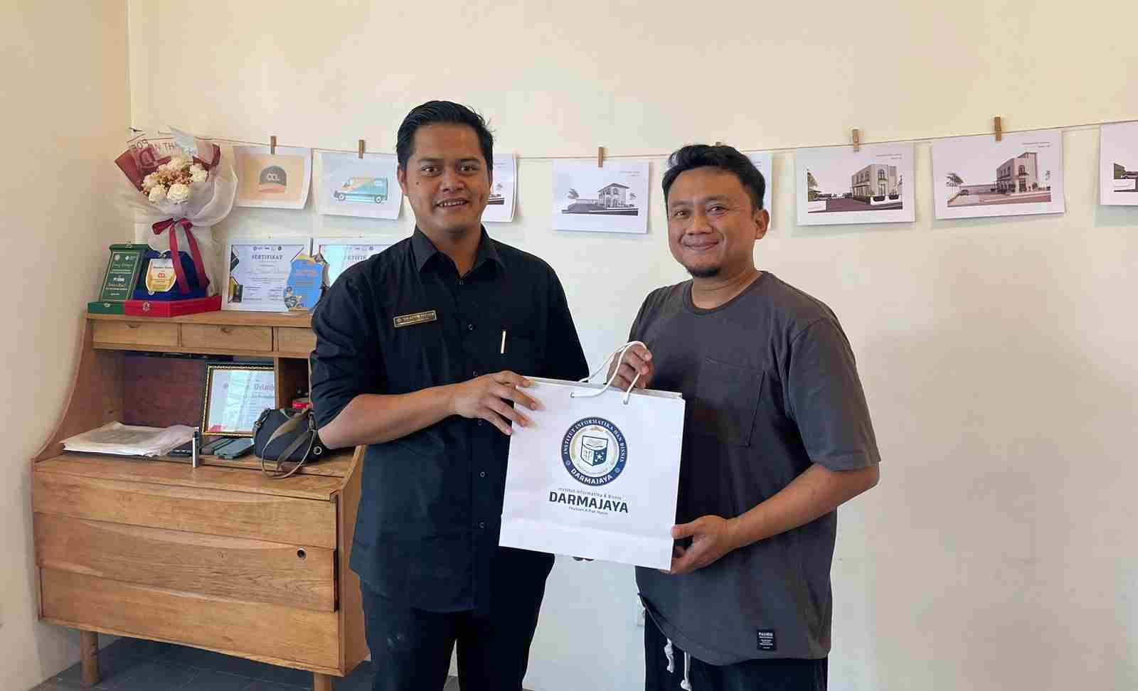 Prodi Desain Interior IIB Darmajaya Room Tour Kantor Perusahaan Guna Prodi Desain Interior IIB Darmajaya Room Tour Kantor Perusahaan Guna