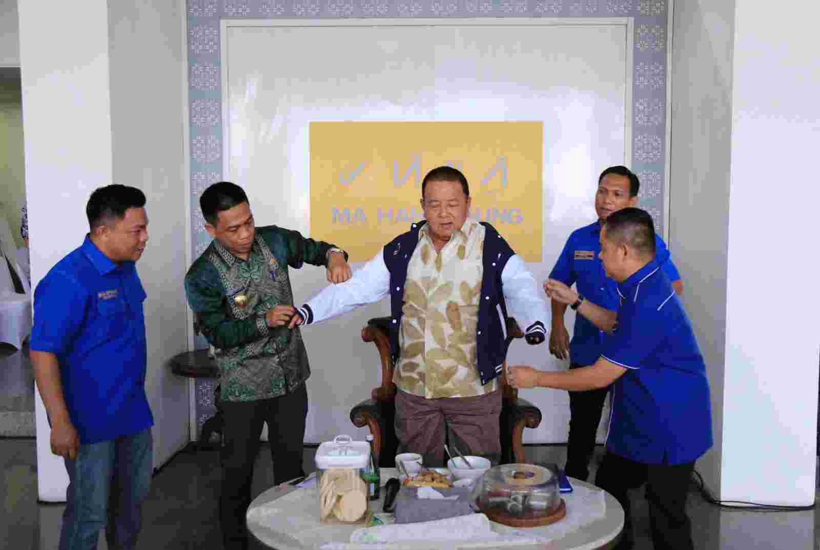 Gubernur Arinal Terima Audiensi DPD KNPI Provinsi Lampung dalam Rangka HUT Emas ke-50 Gubernur Arinal Terima Audiensi DPD KNPI Provinsi Lampung dalam Rangka HUT Emas ke-50