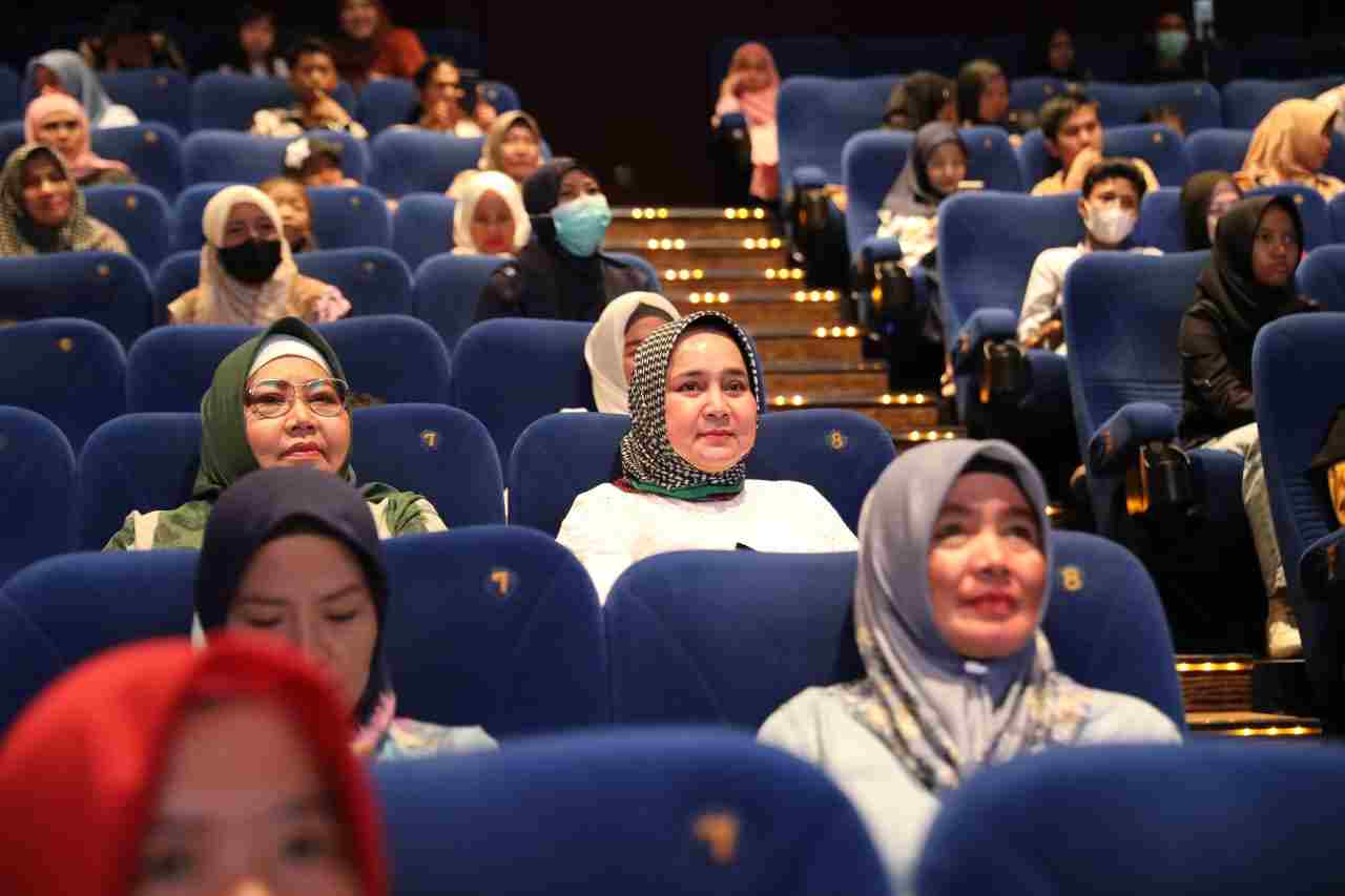 Ibu Riana Sari Nonton Bareng Bersama Sahabat Thalasemia di Cinema XXI Mall Boemi Kedaton Ibu Riana Sari Nonton Bareng Bersama Sahabat Thalasemia di Cinema XXI Mall Boemi Kedaton