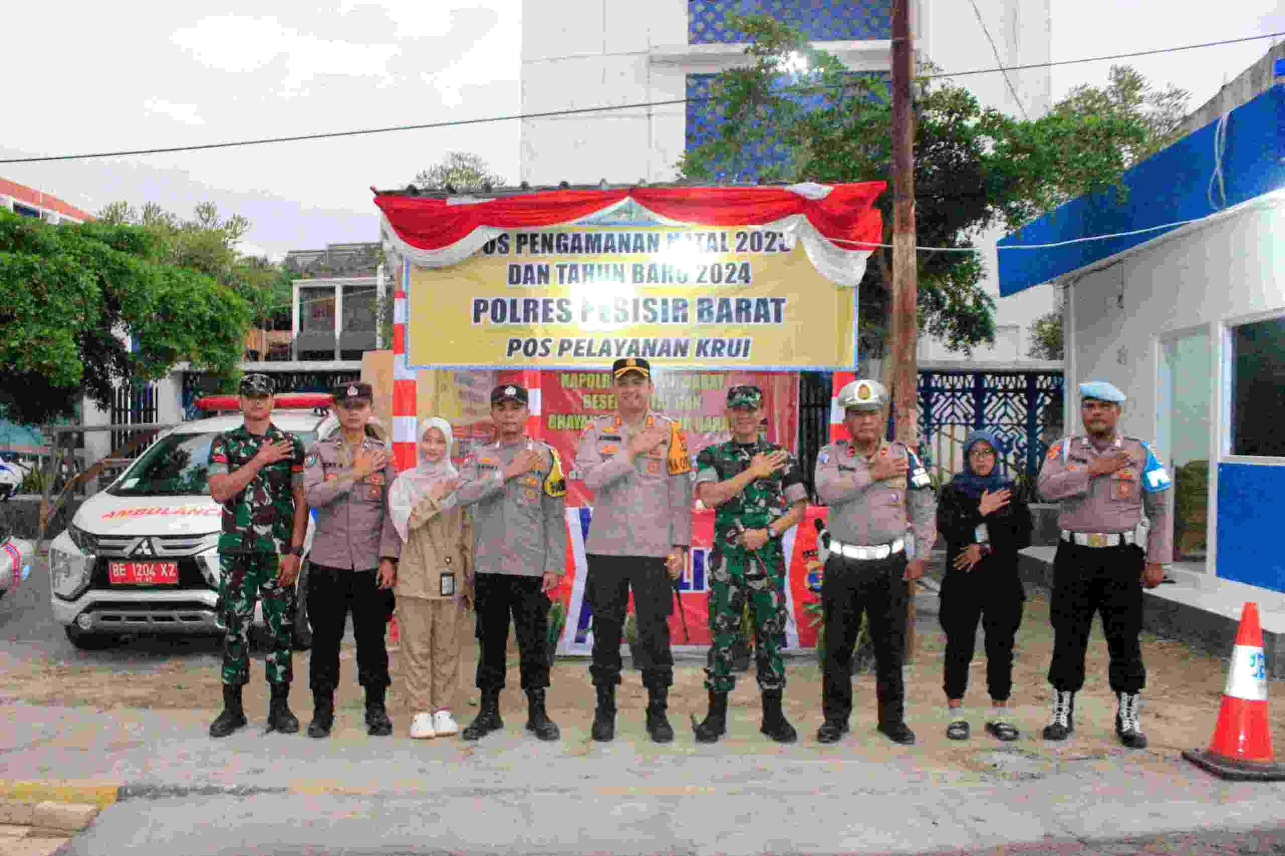 Kapolres Pesisir Barat, Umat Nasrani Tak Perlu Resah Saat Beribadah Kapolres Pesisir Barat, Umat Nasrani Tak Perlu Resah Saat Beribadah