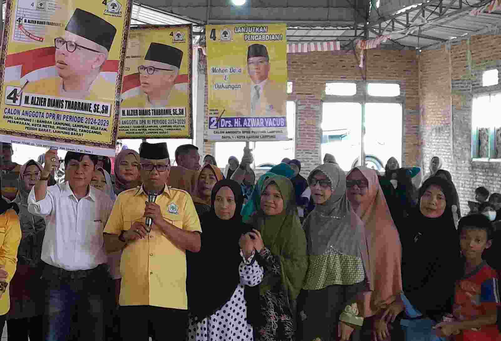 Azwar Yacub Ajak Warga Perum GAN Menangkan Partai Golkar Pada Pemilu 2024 Azwar Yacub Ajak Warga Perum GAN Menangkan Partai Golkar Pada Pemilu 2024