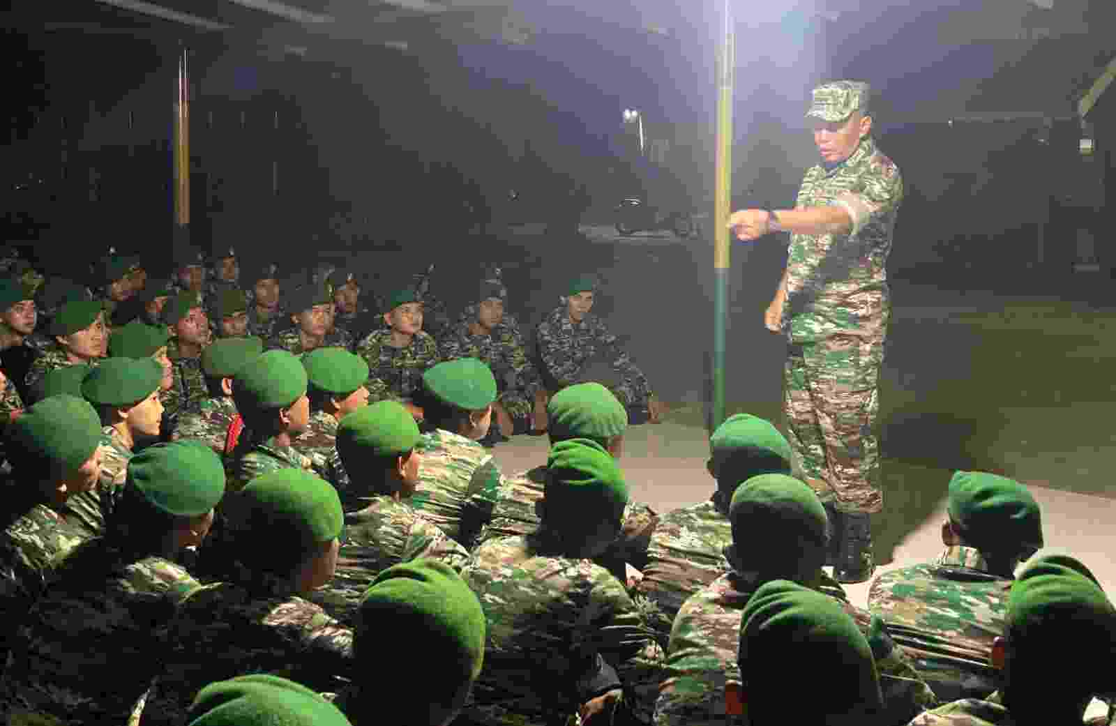 Pastikan Siap Pengamanan Nataru dan Pemilu 2024, Kasrem Sidak Prajurit Yonif 143/TWEJ Pastikan Siap Pengamanan Nataru dan Pemilu 2024, Kasrem Sidak Prajurit Yonif 143/TWEJ