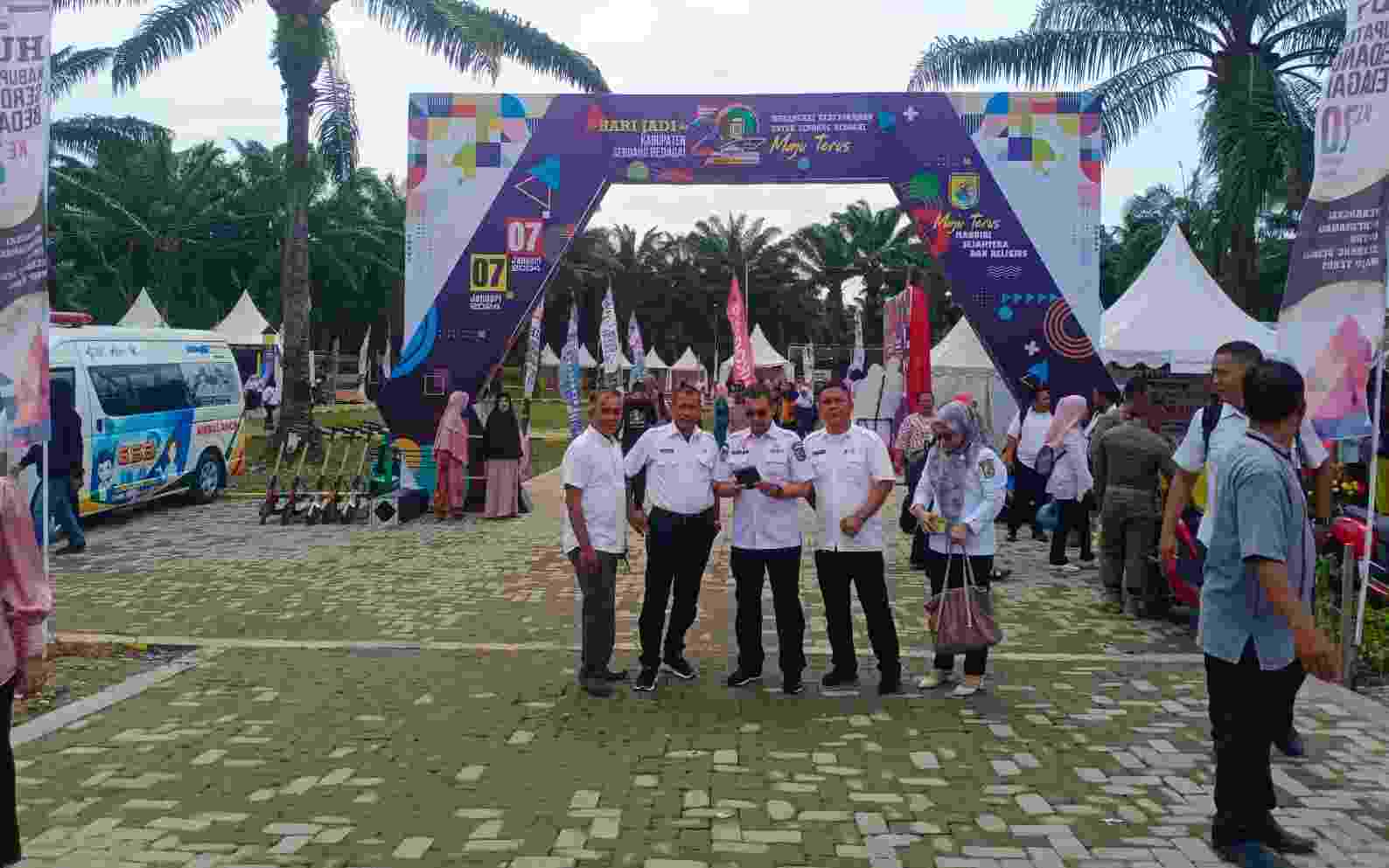 Ribuan Warga Meriahkan Alun-alun di HUT Sergai ke-20 Ribuan Warga Meriahkan Alun-alun di HUT Sergai ke-20