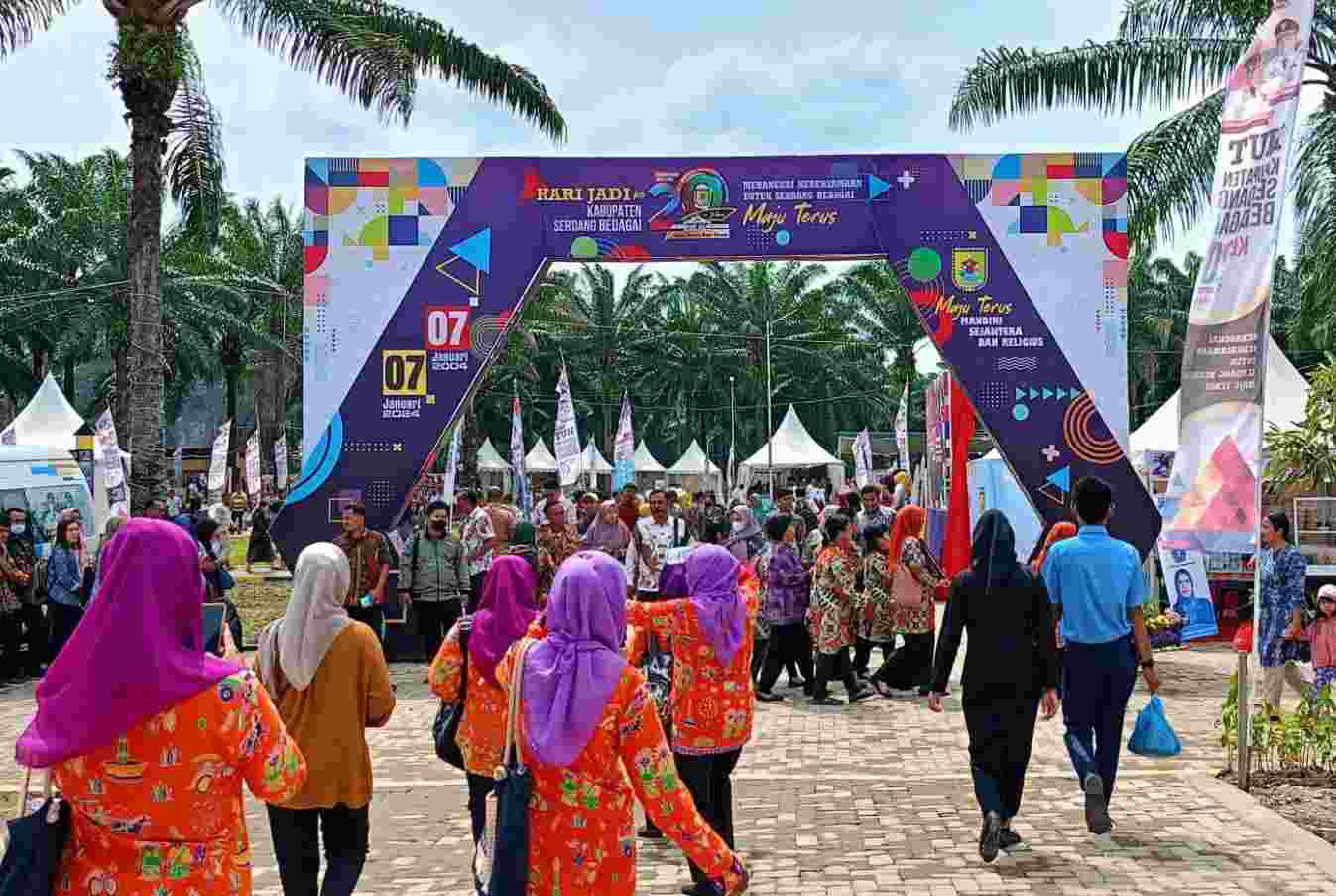 Masyarakat Apresiasi Bupati Darma Wijaya, Perayaan HUT ke-20 Sergai Meriah Masyarakat Apresiasi Bupati Darma Wijaya, Perayaan HUT ke-20 Sergai Meriah