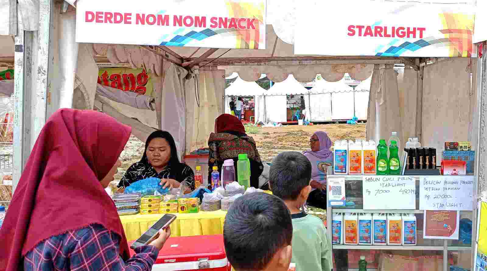 HUT Kabupaten Sergai Ke-20, UMKM Stand Starlight Pok Darwis Raih Sukses Besar HUT Kabupaten Sergai Ke-20, UMKM Stand Starlight Pok Darwis Raih Sukses Besar