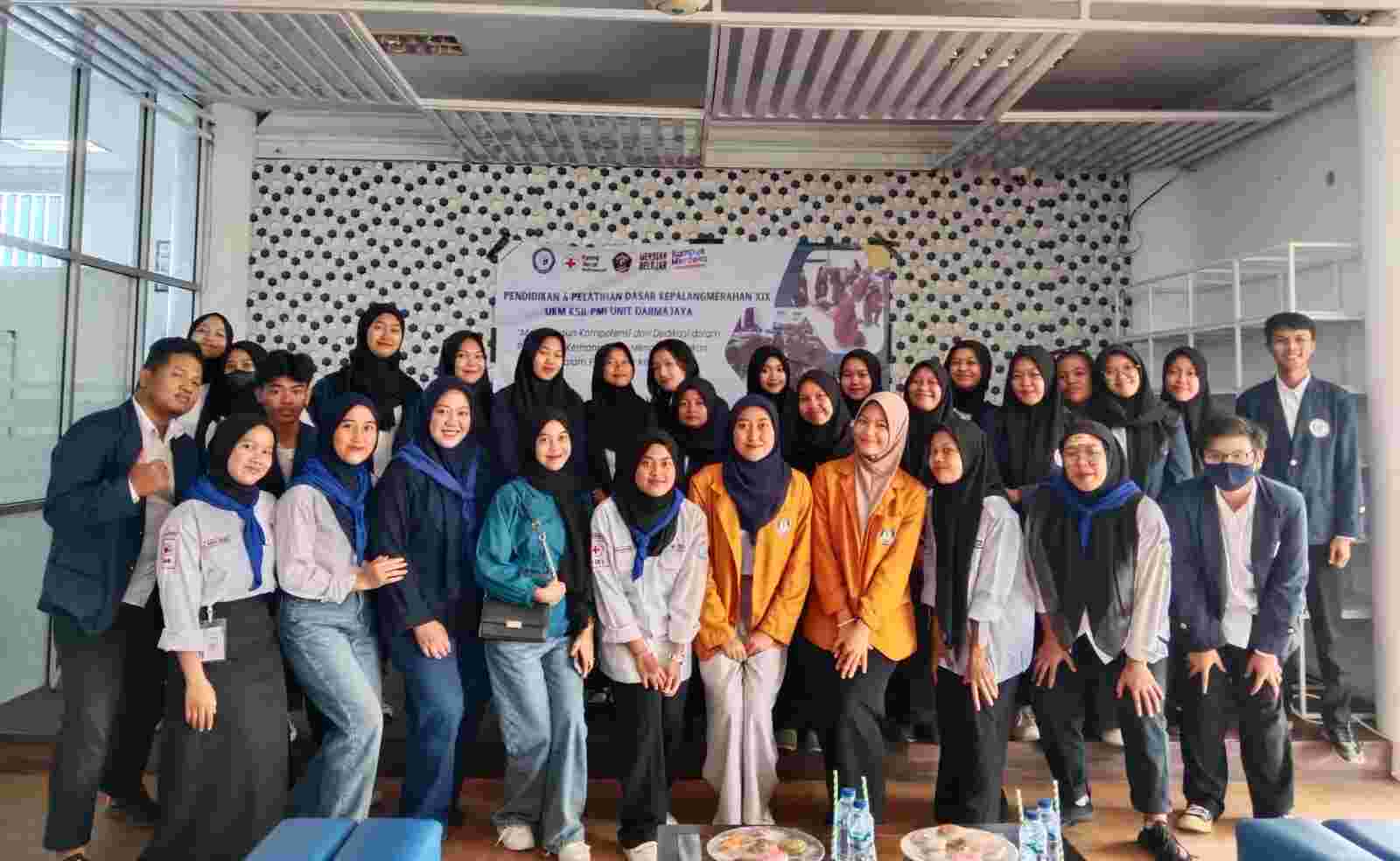 UKM KSR PMI IIB Darmajaya Gelar Diklat untuk Anggota Baru UKM KSR PMI IIB Darmajaya Gelar Diklat untuk Anggota Baru